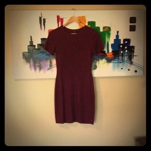 Very pretty and elegant dress.